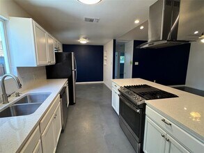 5303 West Gate Blvd in Sunset Valley, TX - Building Photo - Building Photo