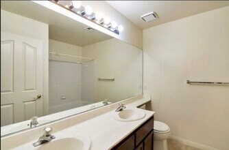 7517 Heather Knoll Cir in Las Vegas, NV - Building Photo - Building Photo