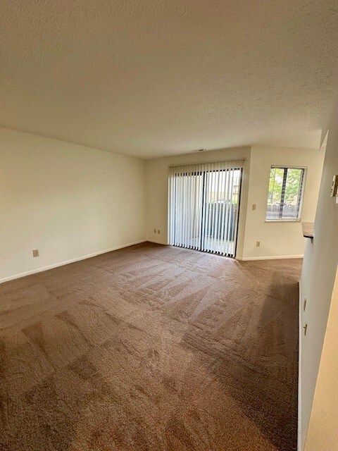 2205 Hedgerow Road in Columbus, OH - Building Photo