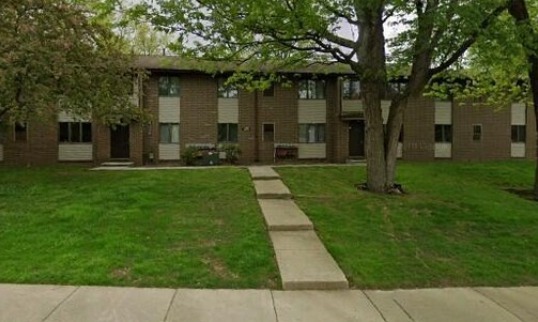 Oakhurst Apartments in Munroe Falls, OH - Building Photo