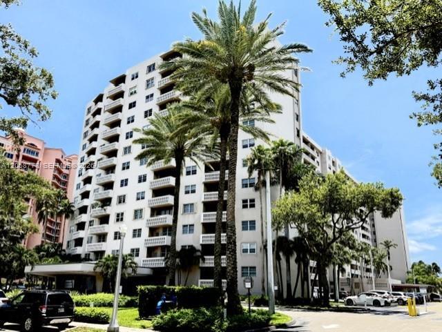 property at 90 Edgewater Dr