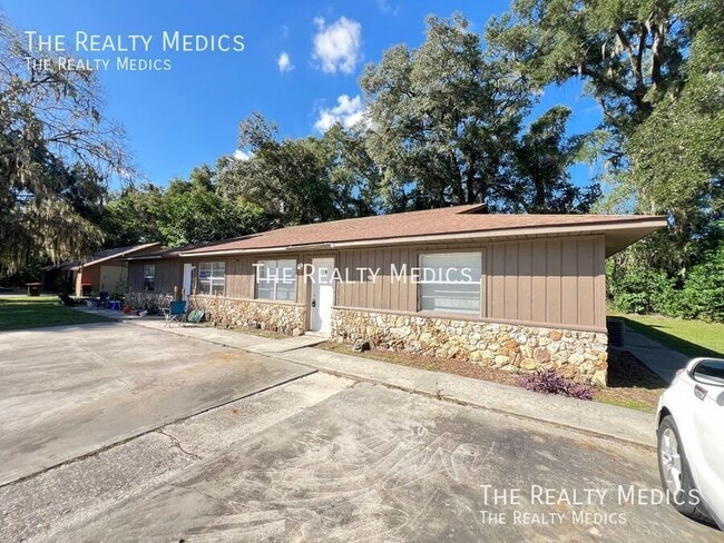 2095 NW 43rd St in Ocala, FL - Building Photo - Building Photo