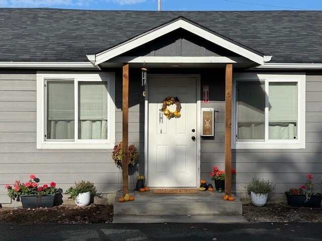 property at 4305 Claxter Ct NE