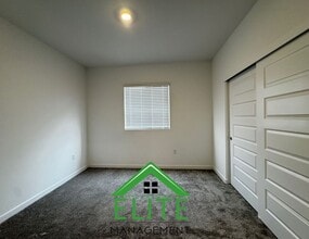 7066 Rocky Bay Road in Stockton, CA - Building Photo - Building Photo