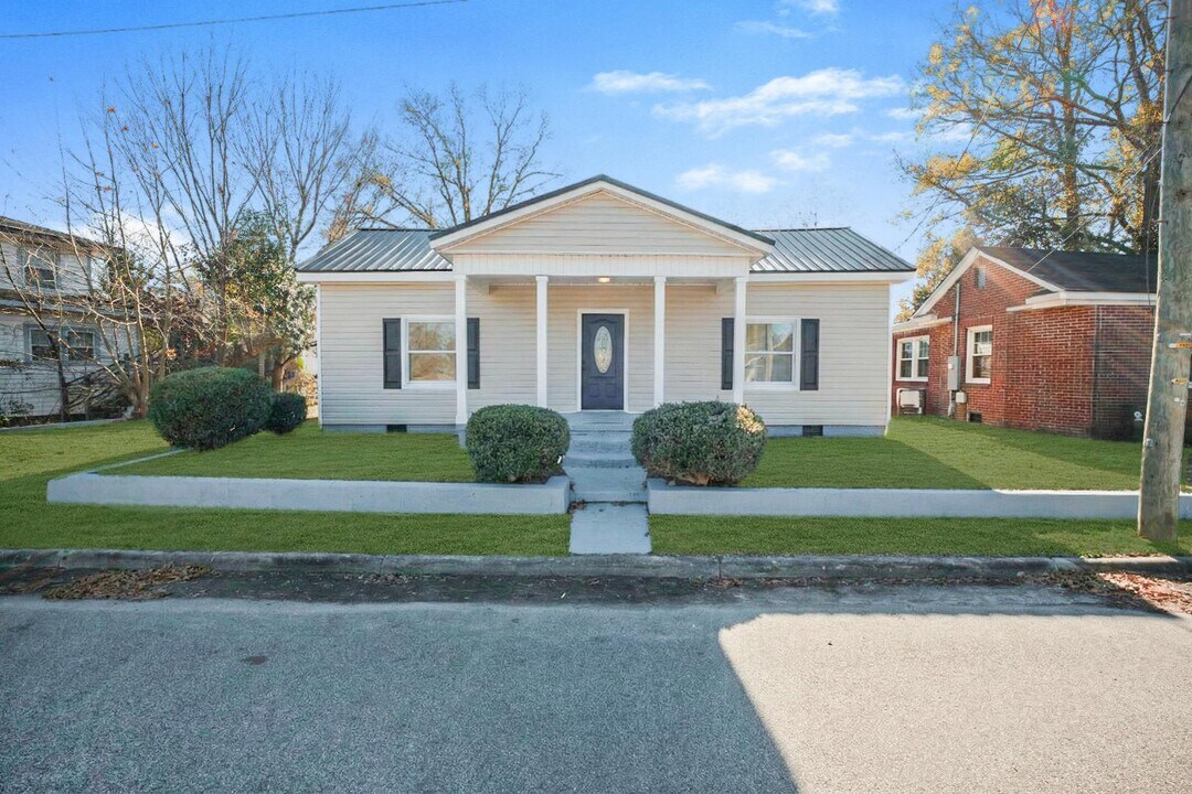 4313 Wallace St in Farmville, NC - Building Photo