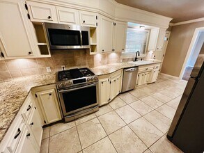 5101 N Youngs Blvd in Oklahoma City, OK - Building Photo - Building Photo