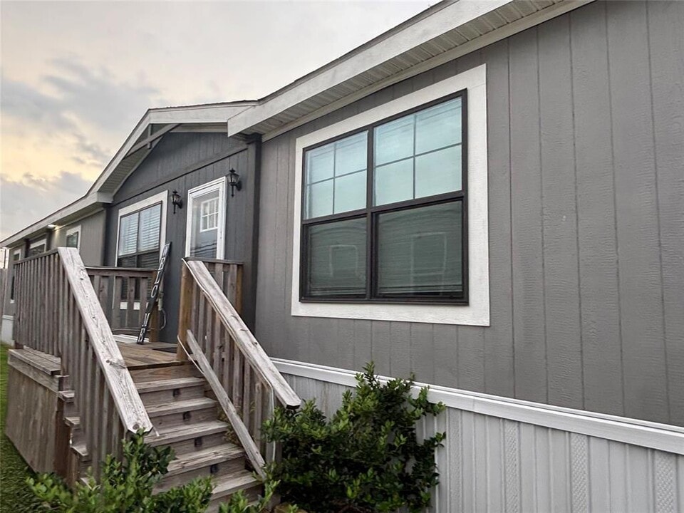 4343 Katy Hockley Rd in Katy, TX - Building Photo