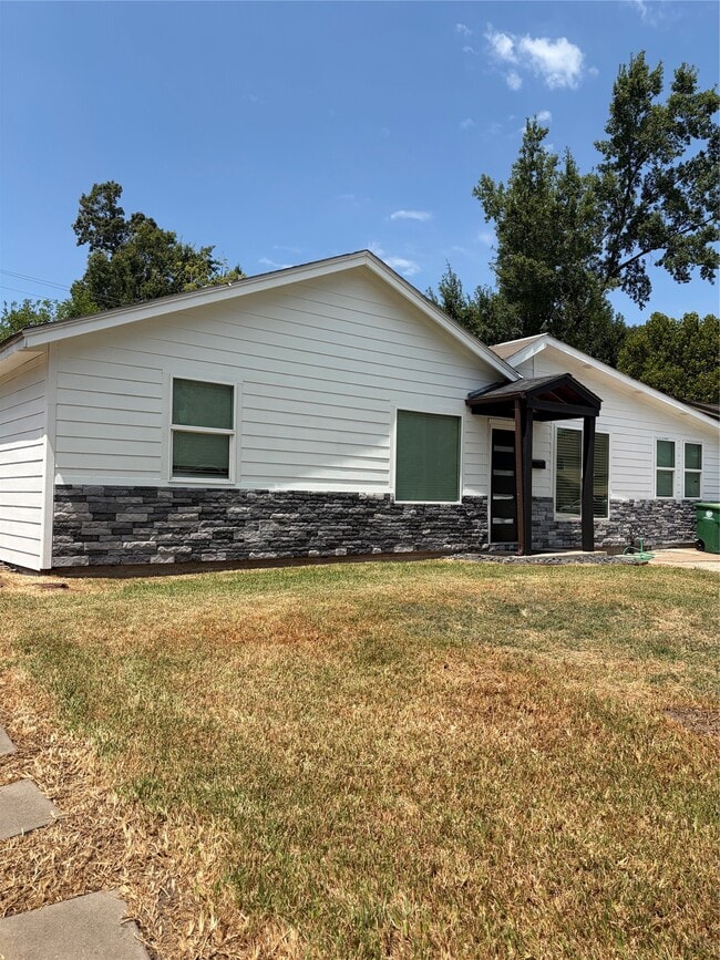 property at 1925 Pech Rd