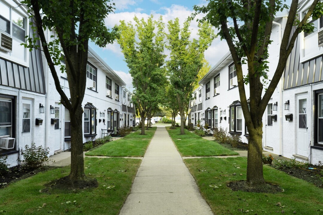 1908 Green Bay Rd in Highland Park, IL - Foto de edificio