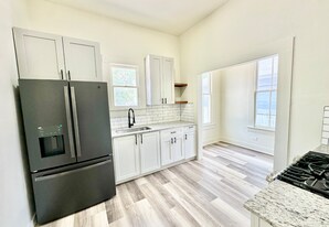 1121 Essex St in San Antonio, TX - Building Photo