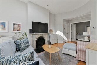 219 W Newton St, Unit 4 in Boston, MA - Building Photo - Building Photo