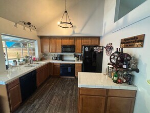 29710 Grandifloras Rd in Santa Clarita, CA - Building Photo - Building Photo