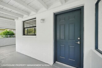 2124 Patou Dr W in Jacksonville, FL - Building Photo - Building Photo