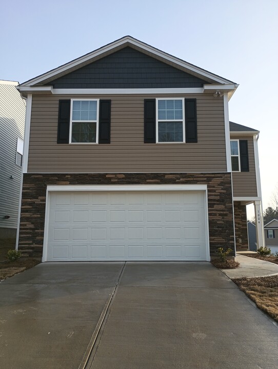 1004 20th Ave SE in Hickory, NC - Building Photo