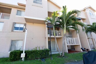 10451 SW 157th Pl in Miami, FL - Foto de edificio - Building Photo