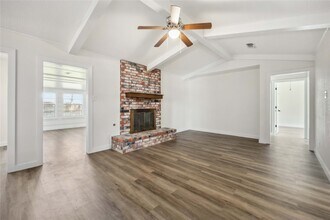 12418 A Bar Dr in Santa Fe, TX - Building Photo - Building Photo