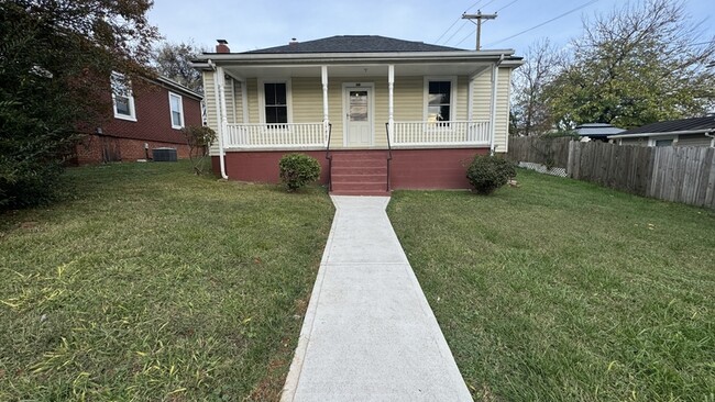 1424 Garfield Ave in Lynchburg, VA - Foto de edificio - Building Photo