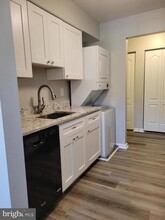 8360 Montgomery Run Rd in Ilchester, MD - Building Photo - Building Photo