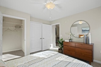 River Hills Apartments in Fond du Lac, WI - Foto de edificio - Building Photo