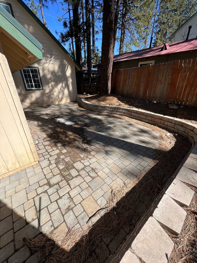 3850 Pentagon Rd in South Lake Tahoe, CA - Building Photo - Building Photo