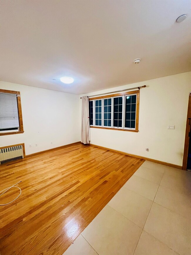 148-42 59th Ave in Queens, NY - Building Photo - Building Photo