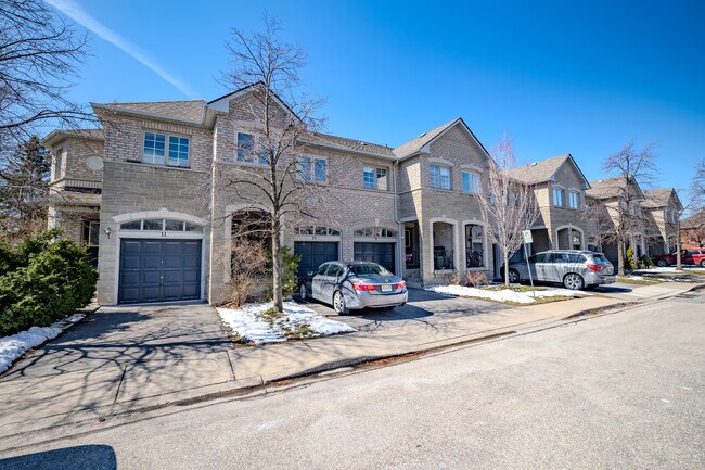 450 Nahani Way in Mississauga, ON - Building Photo - Building Photo