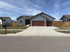 920 E Bellows St in Derby, KS - Building Photo