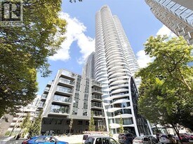 1033 Nelson St. in Vancouver, BC - Building Photo