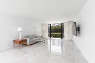 3800 Washington Rd in West Palm Beach, FL - Building Photo - Building Photo