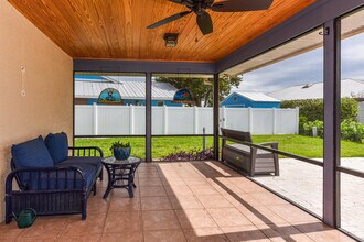 1927 NE San Carlos Calle in Jensen Beach, FL - Building Photo - Building Photo