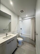 170 NE 23rd St, Unit T6 in Miami, FL - Building Photo - Building Photo