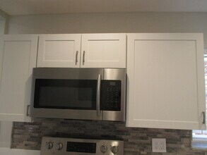 106 Lake Evelyn Dr in West Palm Beach, FL - Building Photo - Building Photo
