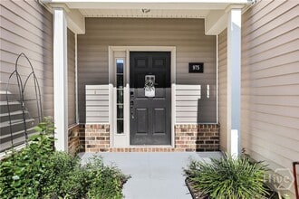 975 Canyon Oak Loop in Richmond Hill, GA - Building Photo - Building Photo