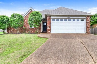 1402 Leery Cove in Cordova, TN - Building Photo