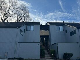 3350 Altamont Rd, Unit E11 in Birmingham, AL - Building Photo