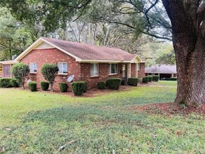 320 Green Ridge Rd in Montgomery, AL - Foto de edificio - Building Photo