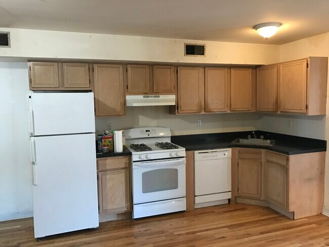 131 Clinton St in Hoboken, NJ - Building Photo - Building Photo