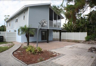8125 Winged Foot Dr in Ft. Myers, FL - Building Photo - Building Photo
