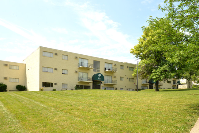 Airy Woods Apartments in Cincinnati, OH - Building Photo - Building Photo