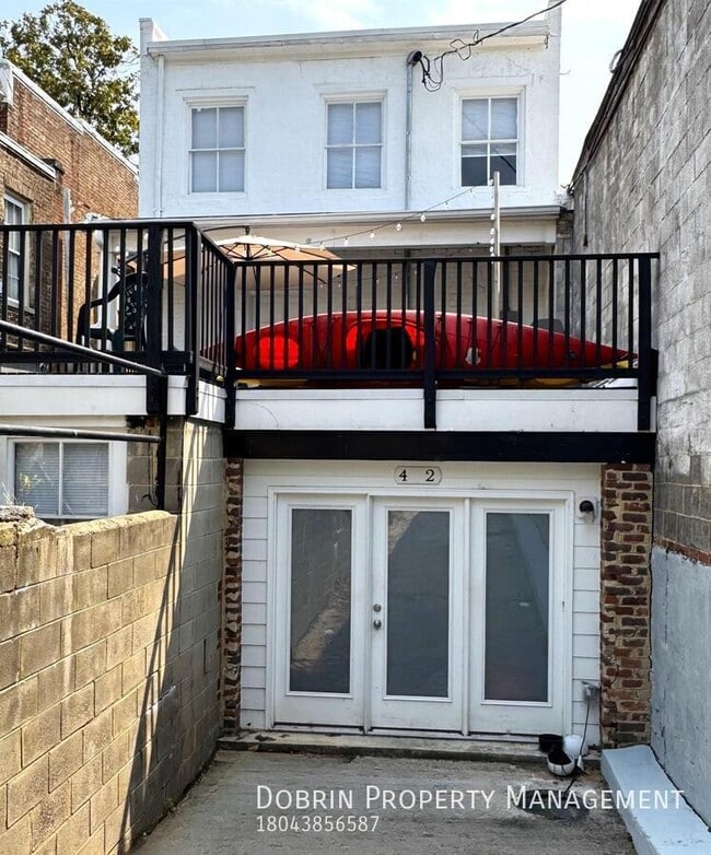 property at 4 W Cary St
