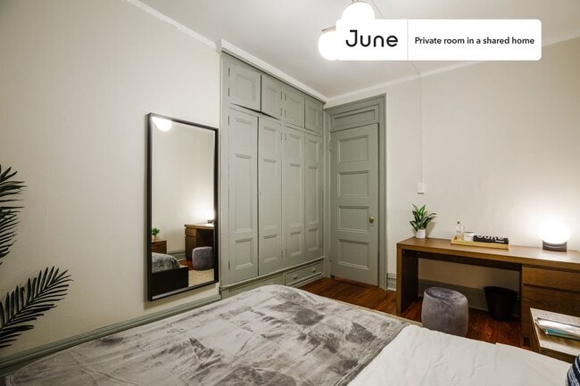 Room in Shared 4 bed/1 bath home in New York, NY - Building Photo - Building Photo