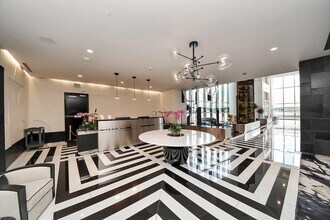 4521 San Felipe St, Unit 1603 in Houston, TX - Building Photo - Building Photo