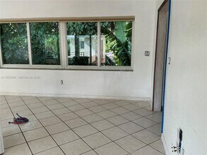 80 Park Dr in Bal Harbour, FL - Building Photo - Building Photo