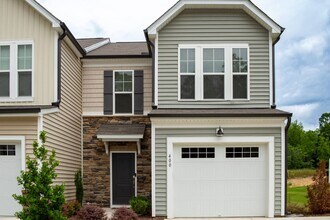 400 White Oak Ridge Dr in Garner, NC - Building Photo - Building Photo