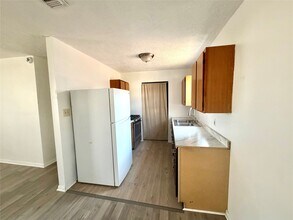 710 Fields St in Richmond, TX - Foto de edificio - Building Photo