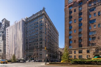 812 Park Ave in New York, NY - Foto de edificio - Building Photo