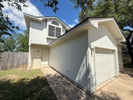 6726 Windrift Way in Austin, TX - Building Photo
