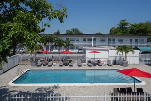 Edge Apartments in Miramar, FL - Building Photo