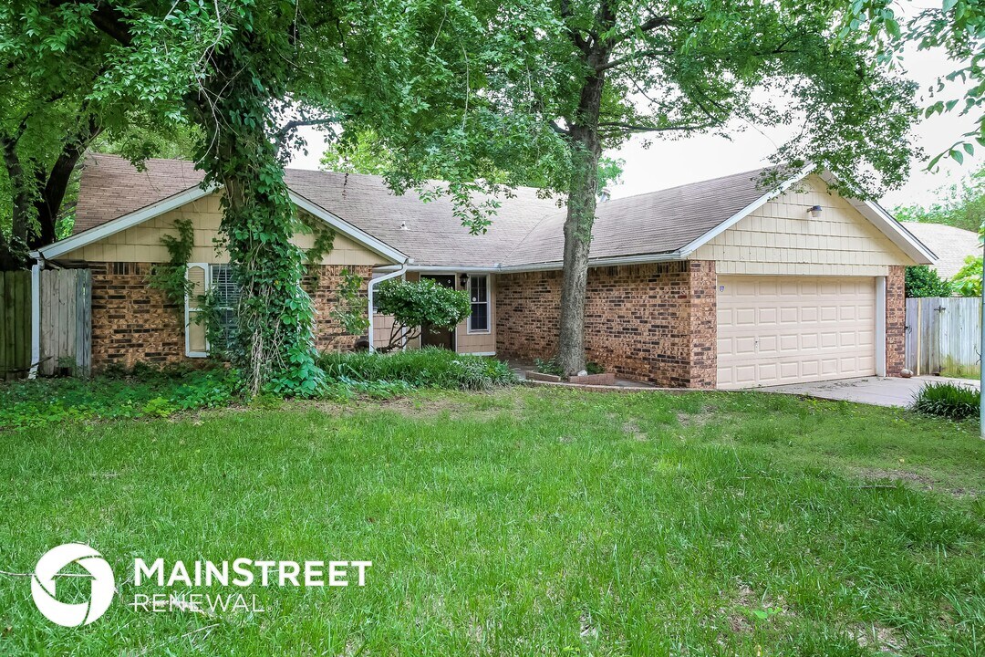 1512 NE 1st St in Moore, OK - Building Photo