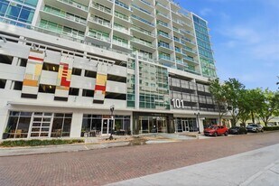 101 S Eola Dr in Orlando, FL - Building Photo
